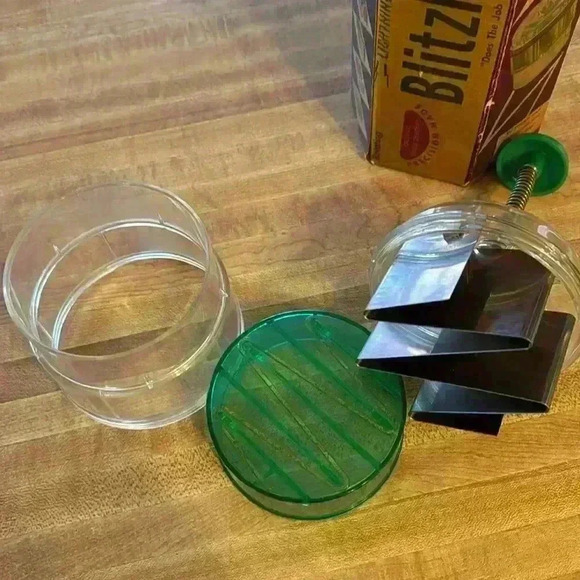 Vintage 1950s food chopper, Blitzhacker, Food Chopper - Made in USA - GREEN - Picture 4 of 6